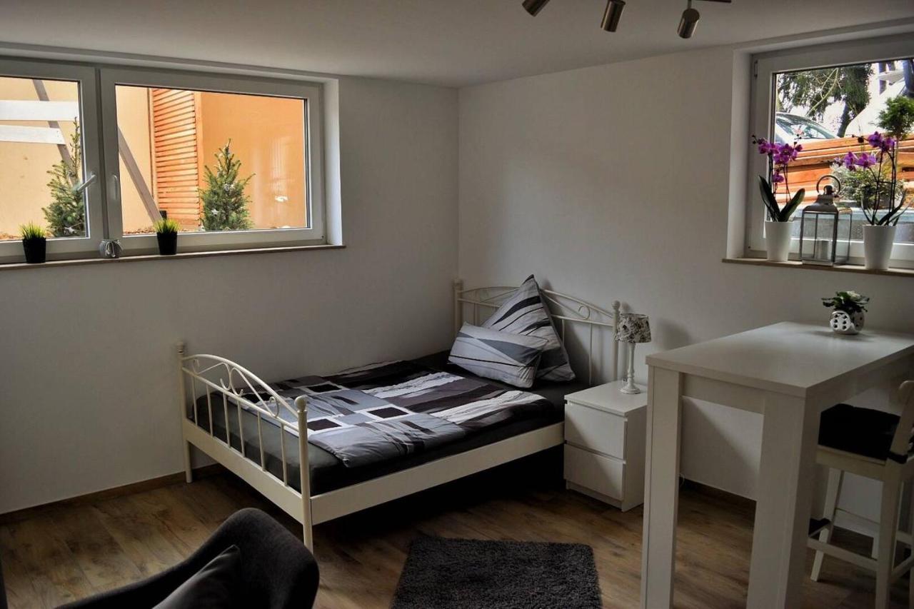 Ferienwohnungen Lamisto Am Waldesrand Neckartenzlingen Exterior foto